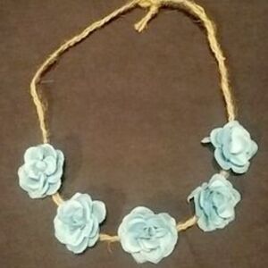 Elegant Blue Floral Necklace